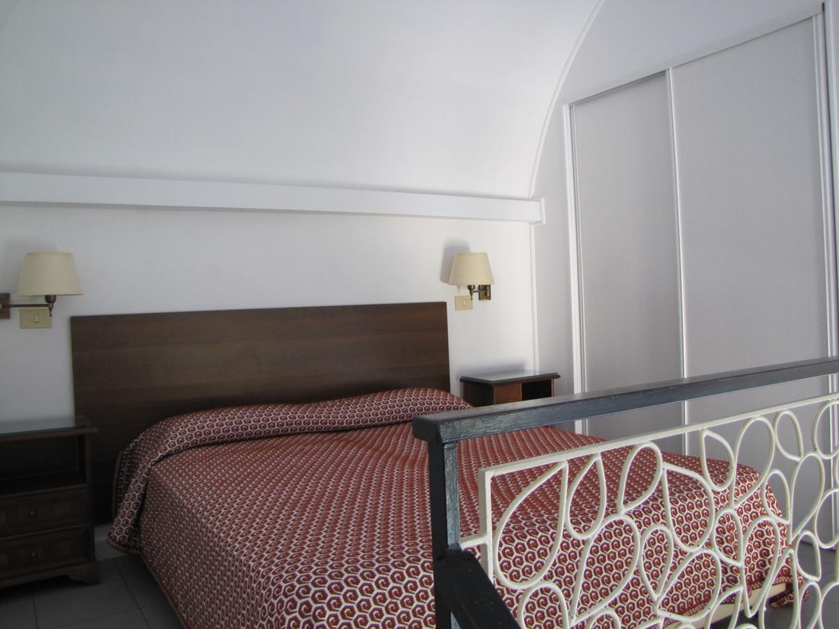 Holiday'S Beach Aparthotel Вентимиля Екстериор снимка